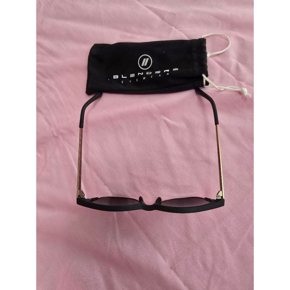 Women's Blenders Americano Sunglasses Black Gold polarized - Picture 6 of 8
